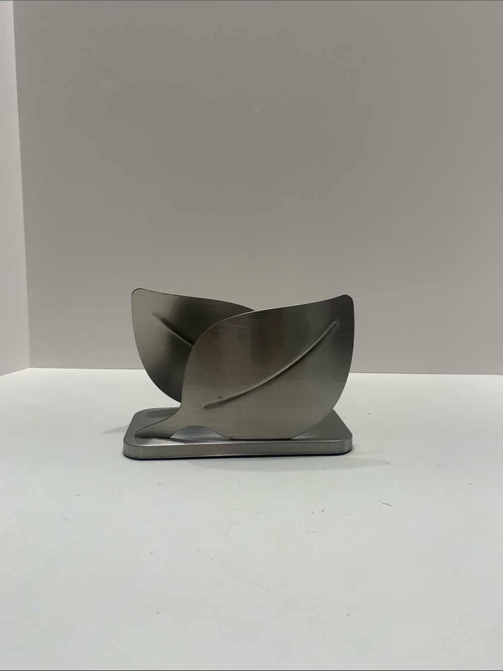 Umbra design Dennis Cheng Leaf-Design Napkin Holder in Brushed Silver
